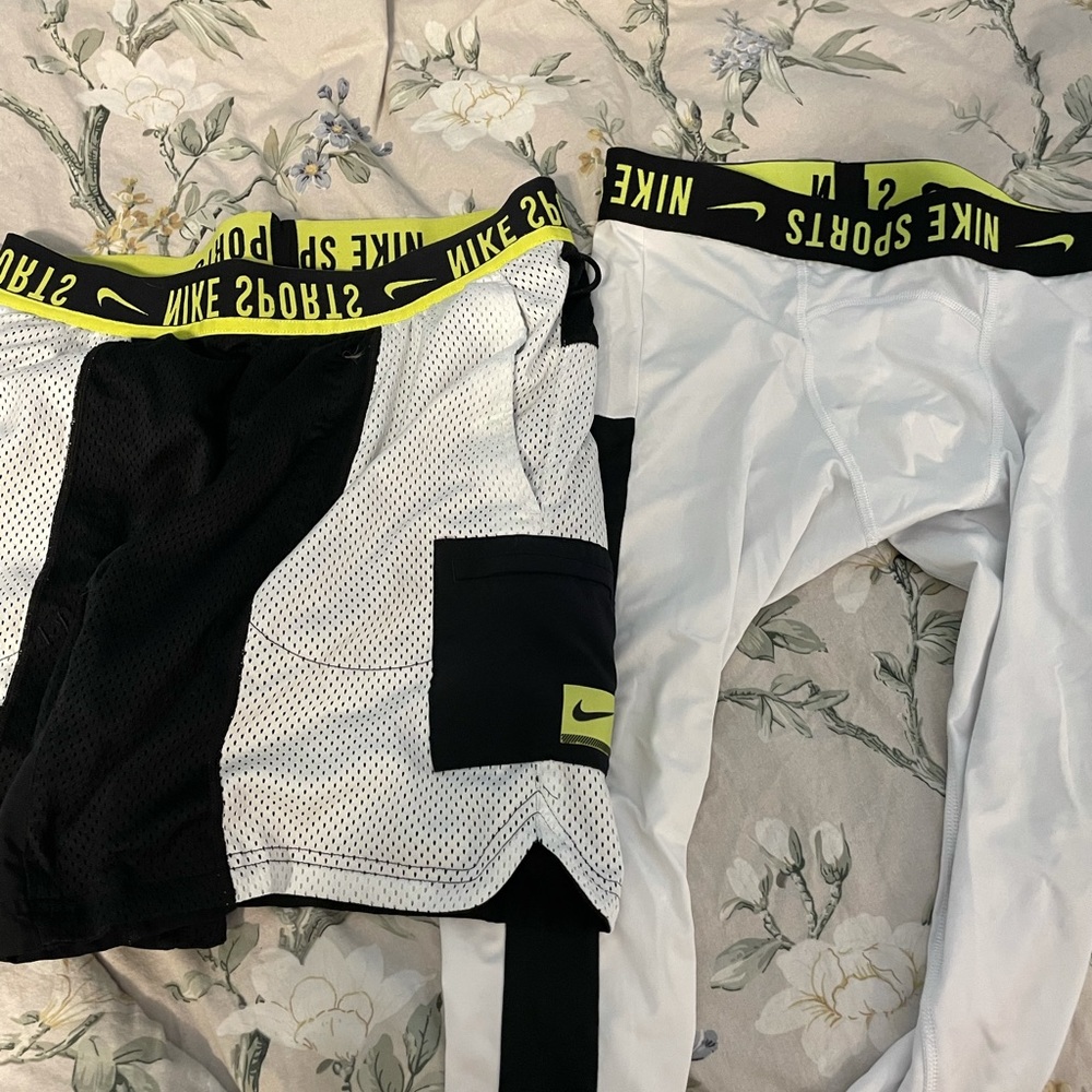 Nike Sport Clash Shorts/Leggings - M - Black/White